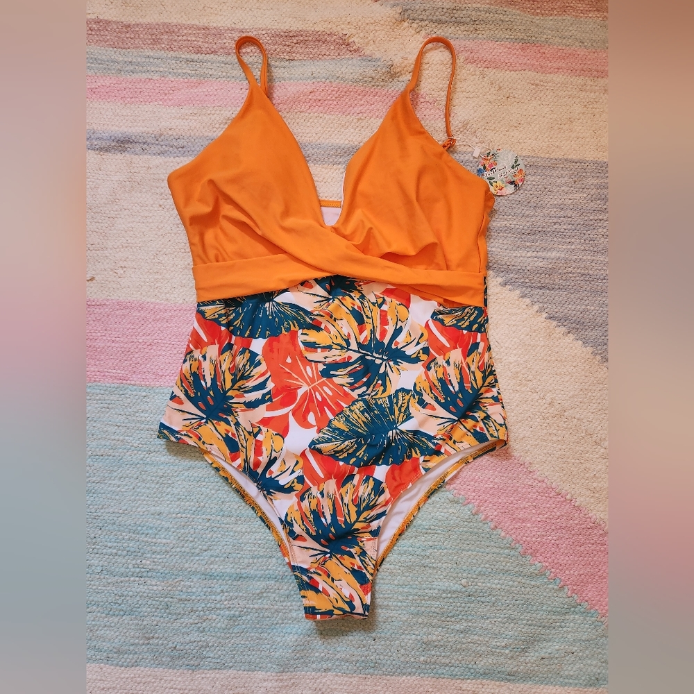 Binlowis bathing suit,  New large